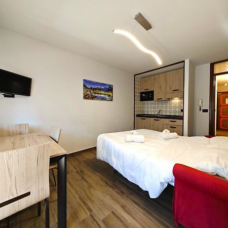 Hostdomus - City Center Apartment Colle Colle Sestriere Eksteriør billede