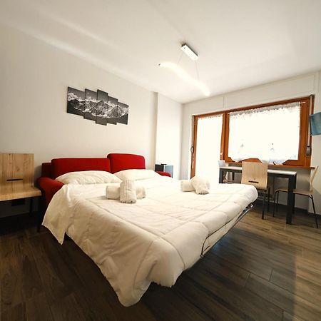 Hostdomus - City Center Apartment Colle Colle Sestriere Eksteriør billede