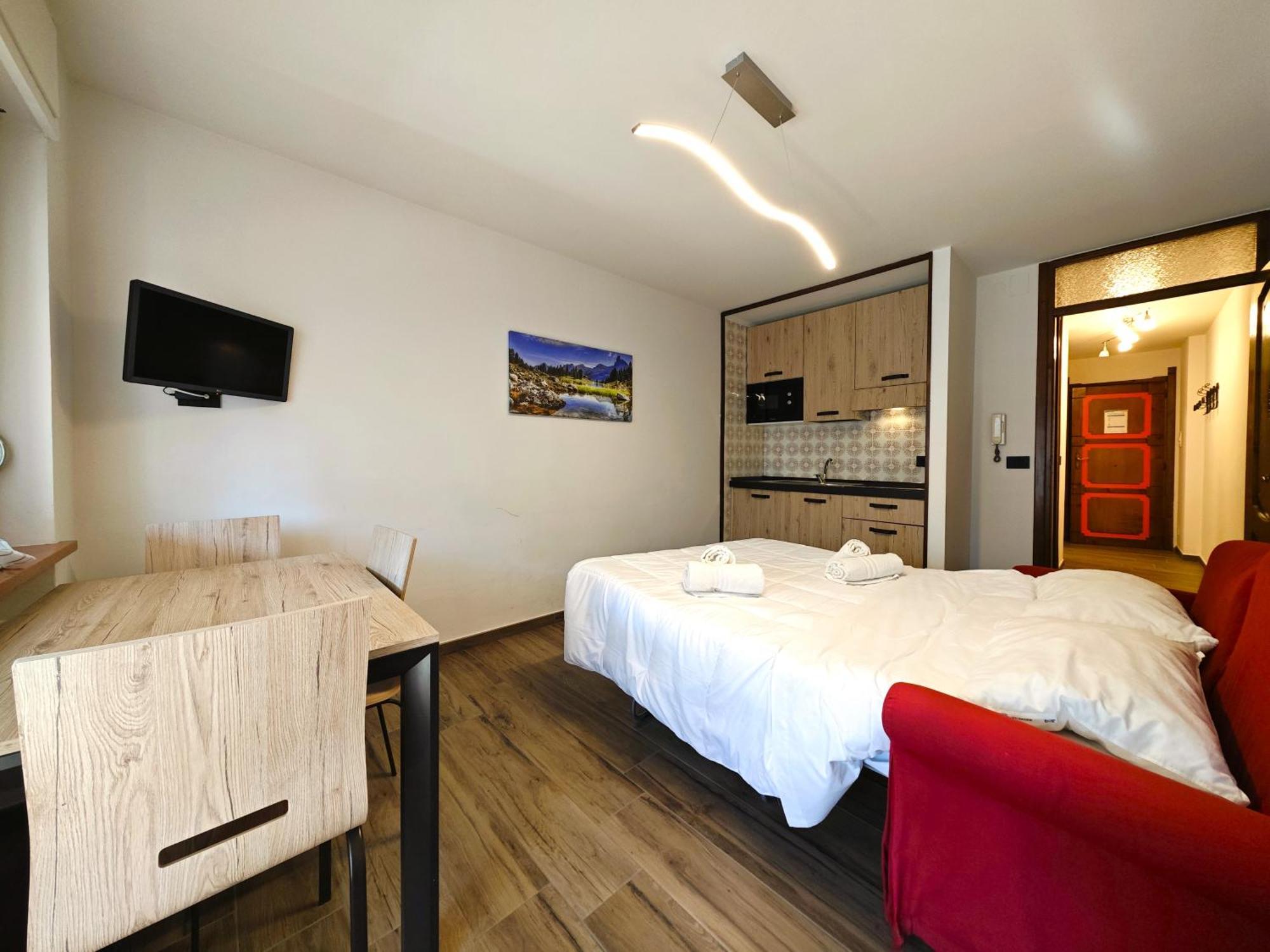 Hostdomus - City Center Apartment Colle Colle Sestriere Eksteriør billede