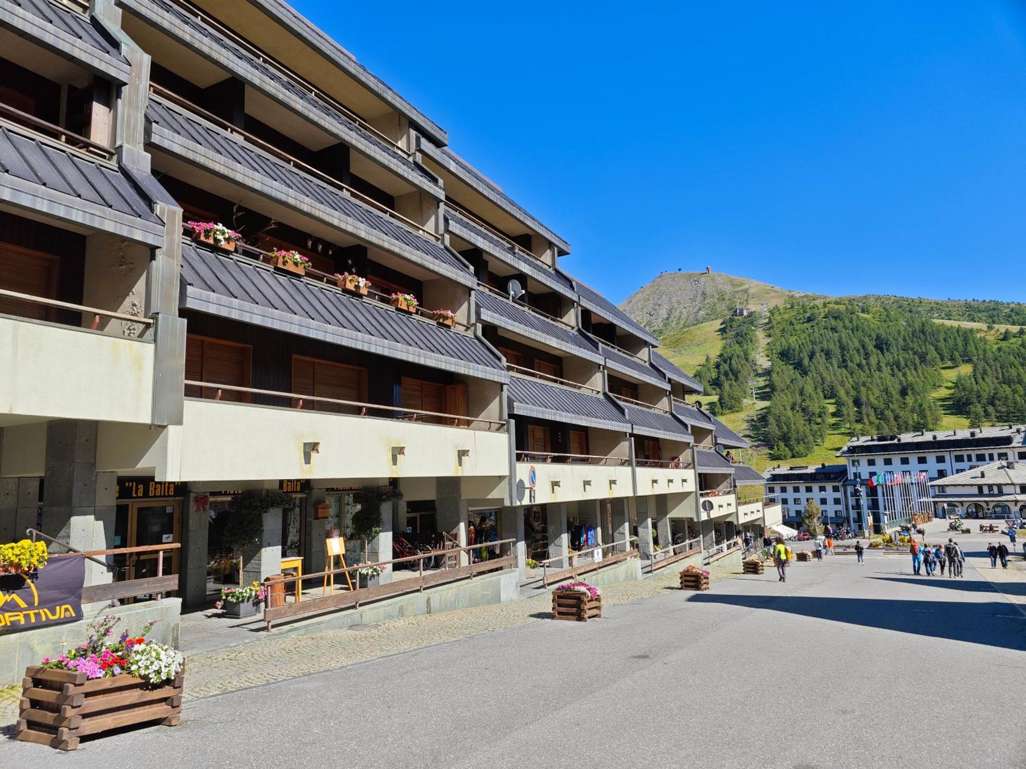 Hostdomus - City Center Apartment Colle Colle Sestriere Eksteriør billede