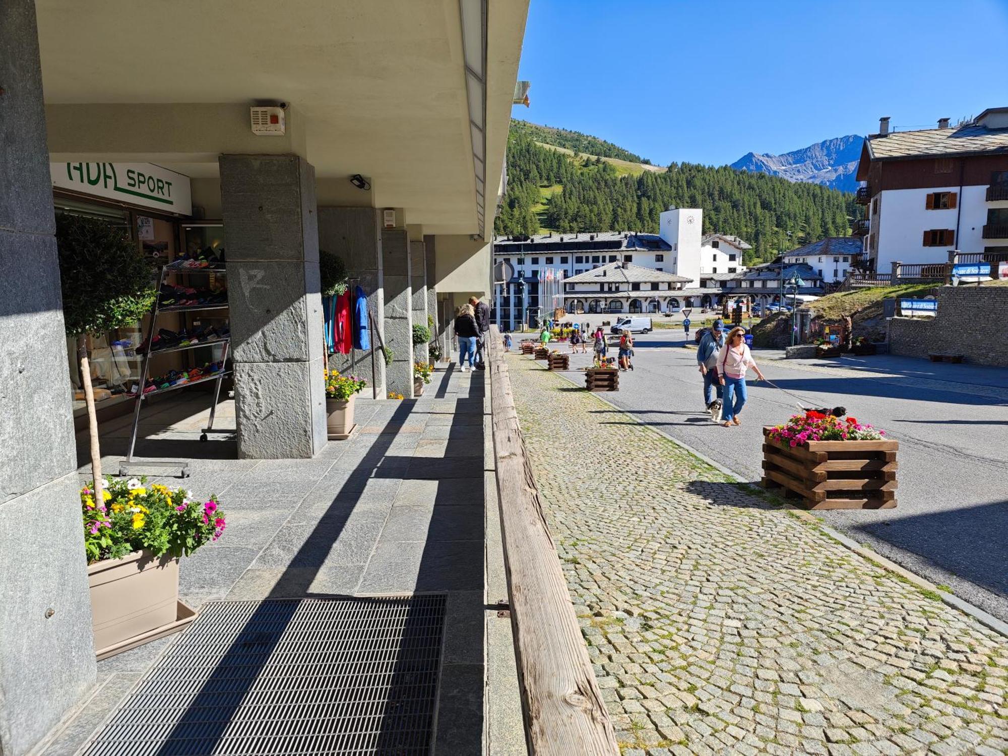 Hostdomus - City Center Apartment Colle Colle Sestriere Eksteriør billede